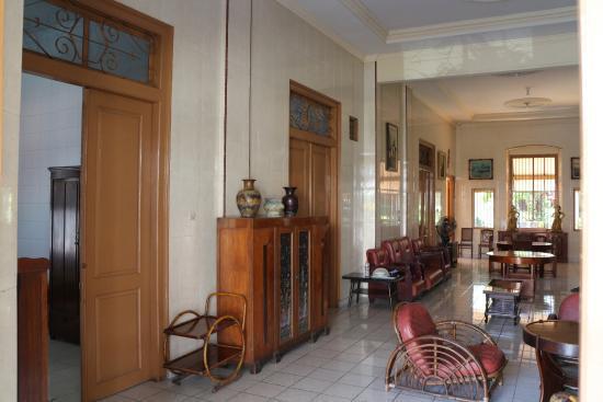 Hotel Paviljoen 수라바야 외부 사진
