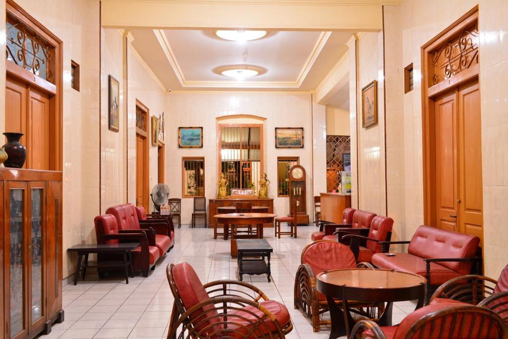 Hotel Paviljoen 수라바야 외부 사진